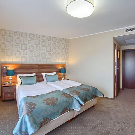 เบสต์ เวสเทิร์น โฮเต็ล โอโปเล เซนทรุม Hotel ออปอเล ภายนอก รูปภาพ